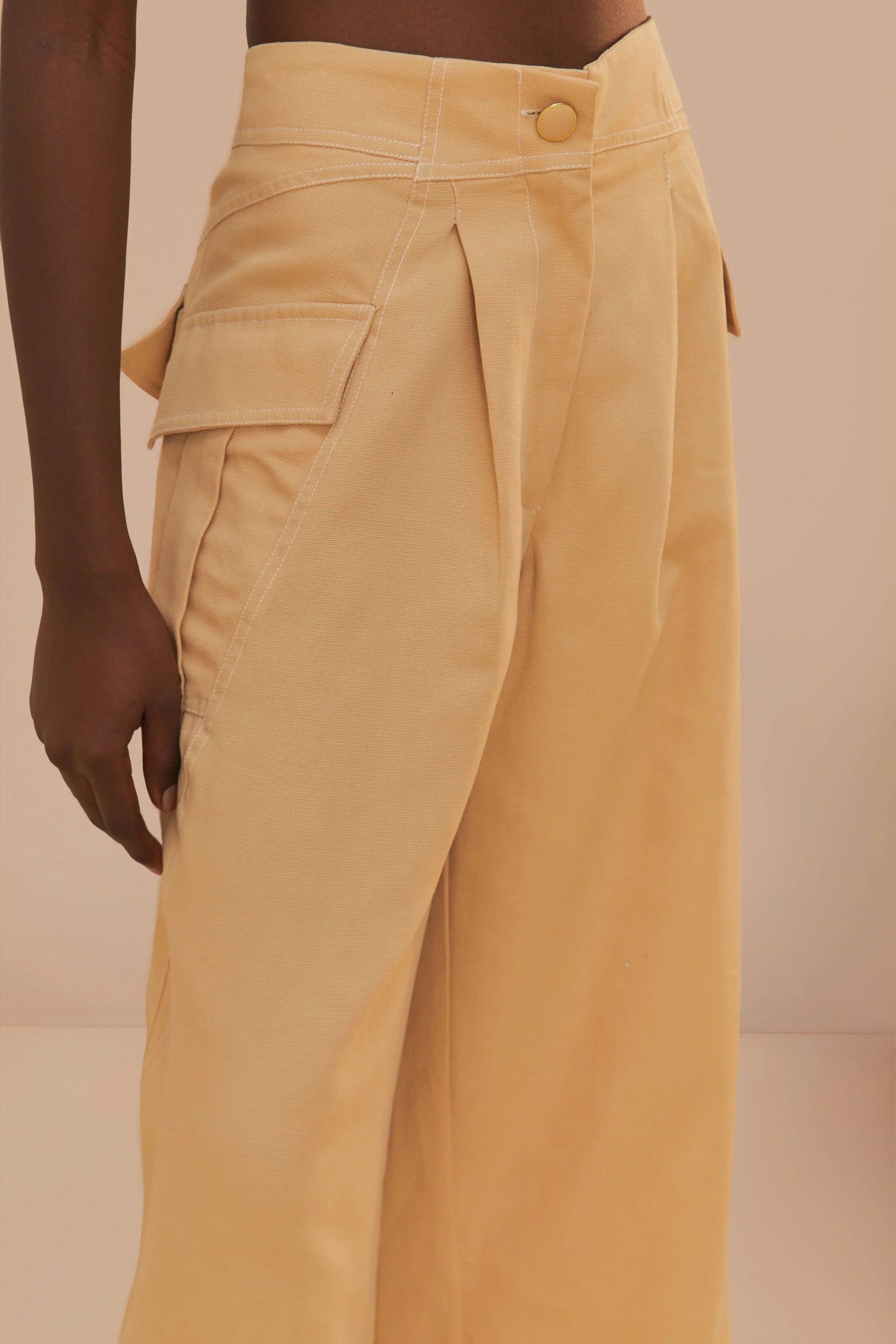 Pantalon surpiqué taille basse en coton - Beige
