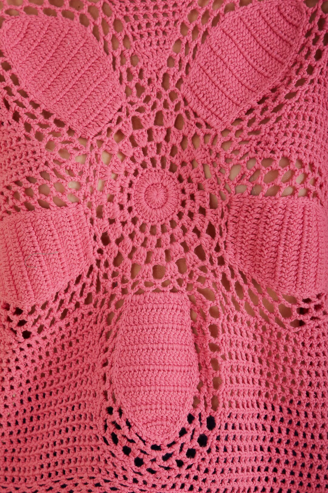 Pull à fleurs en crochet - Rose