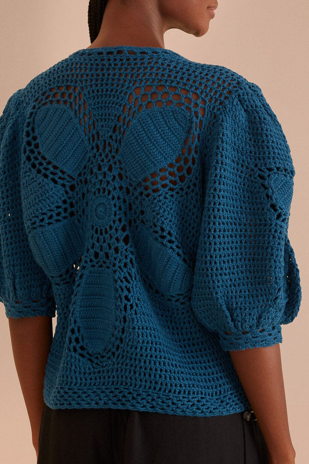 Pull à fleurs en crochet - Bleu