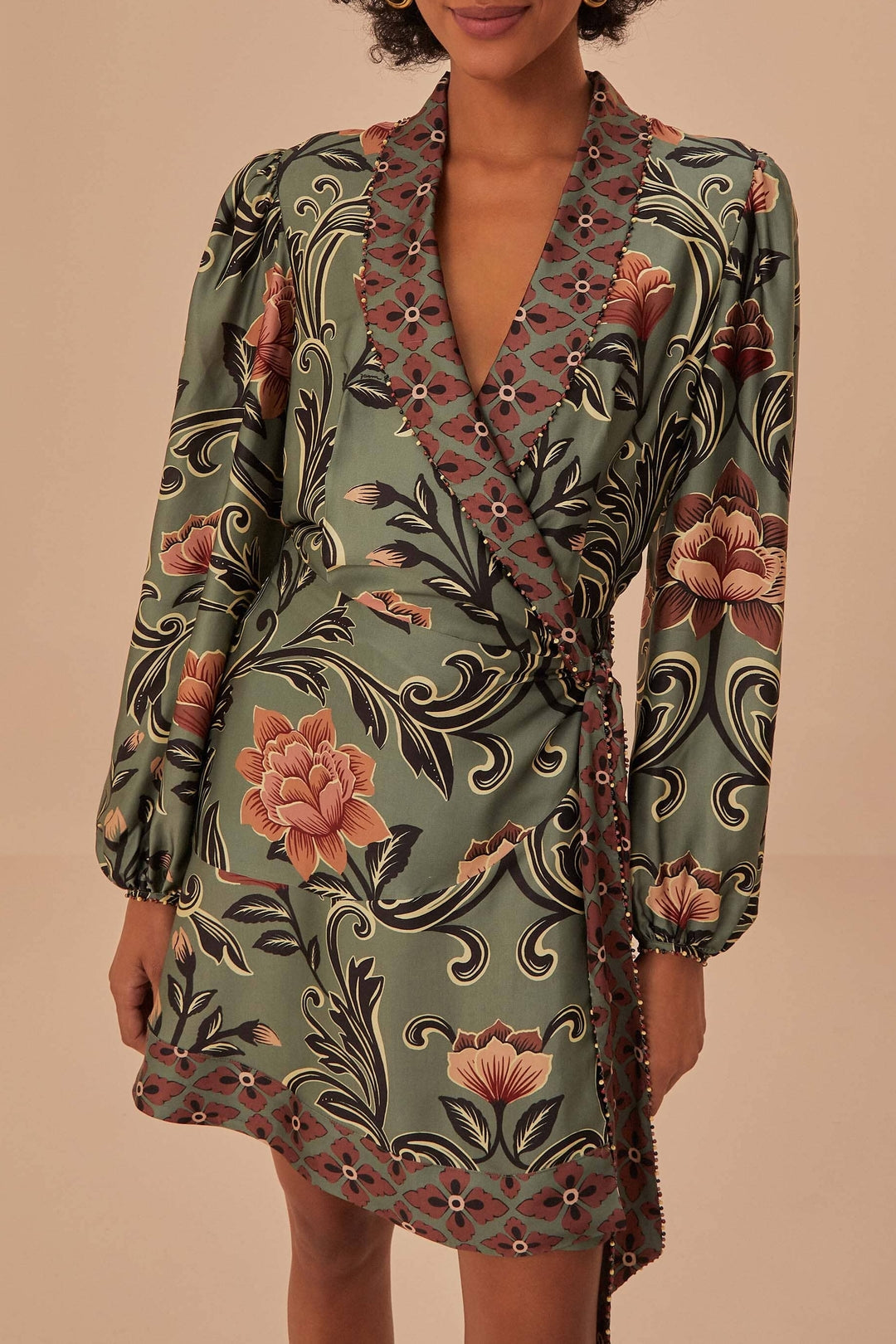 Robe courte à manches longues et motif floral arabesque - Vert