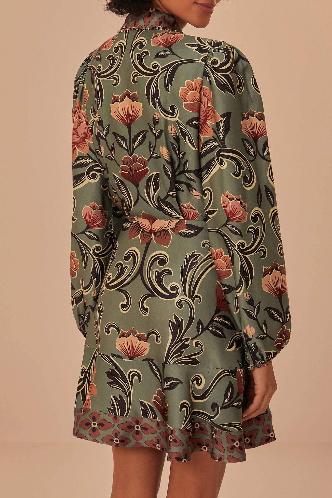 Robe courte à manches longues et motif floral arabesque - Vert