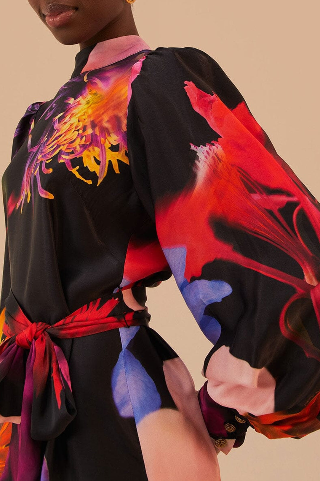 Robe courte à motif floral flou - Multicolore