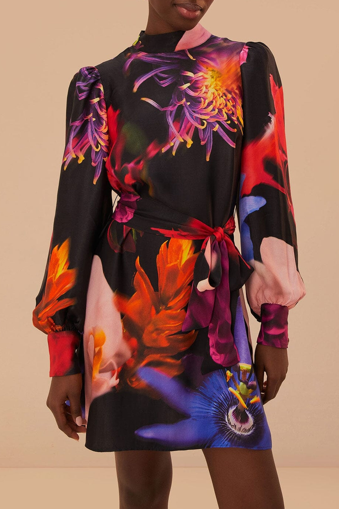 Robe courte à motif floral flou - Multicolore