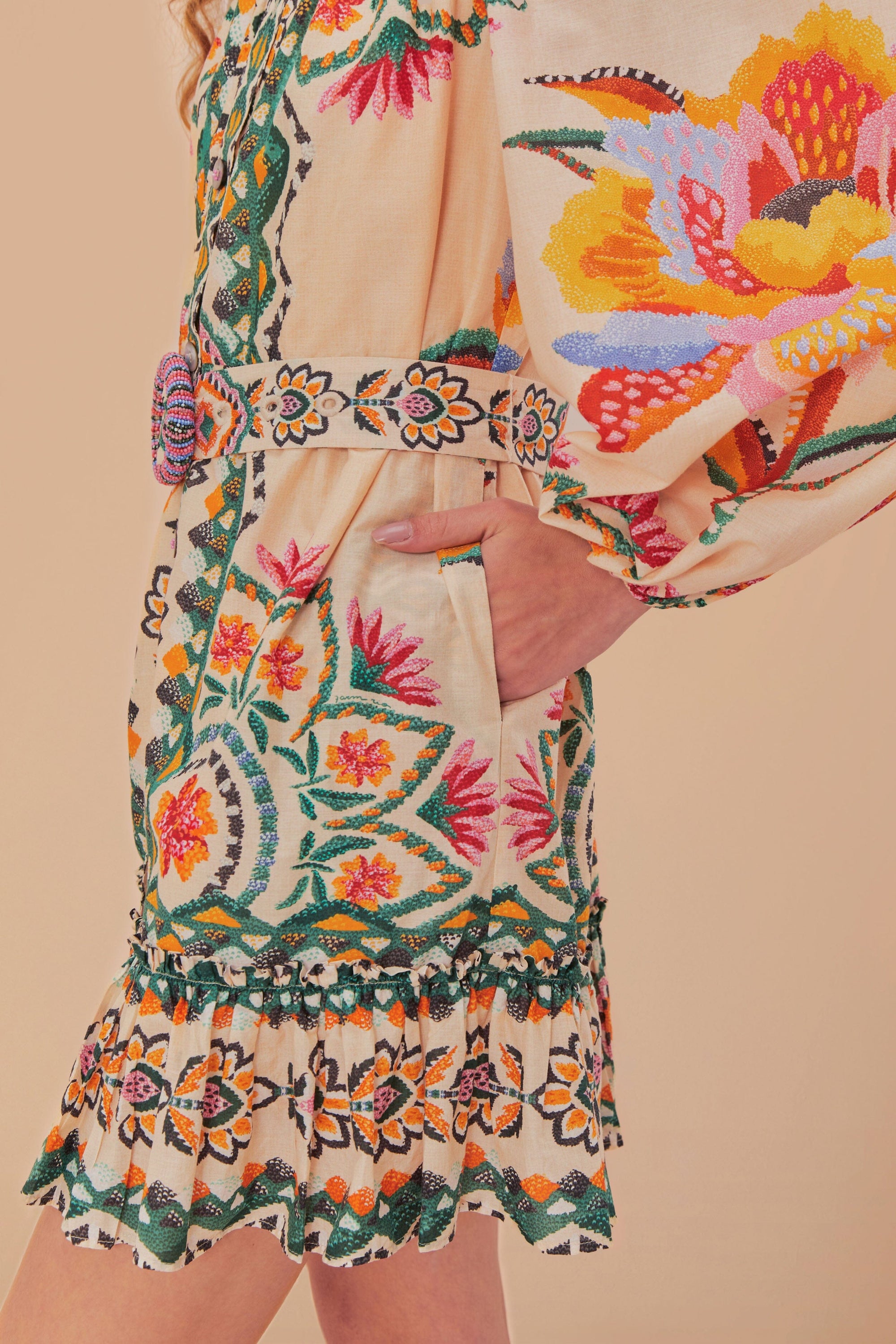 Robe courte Lucy floral à manches longues en coton - Beige