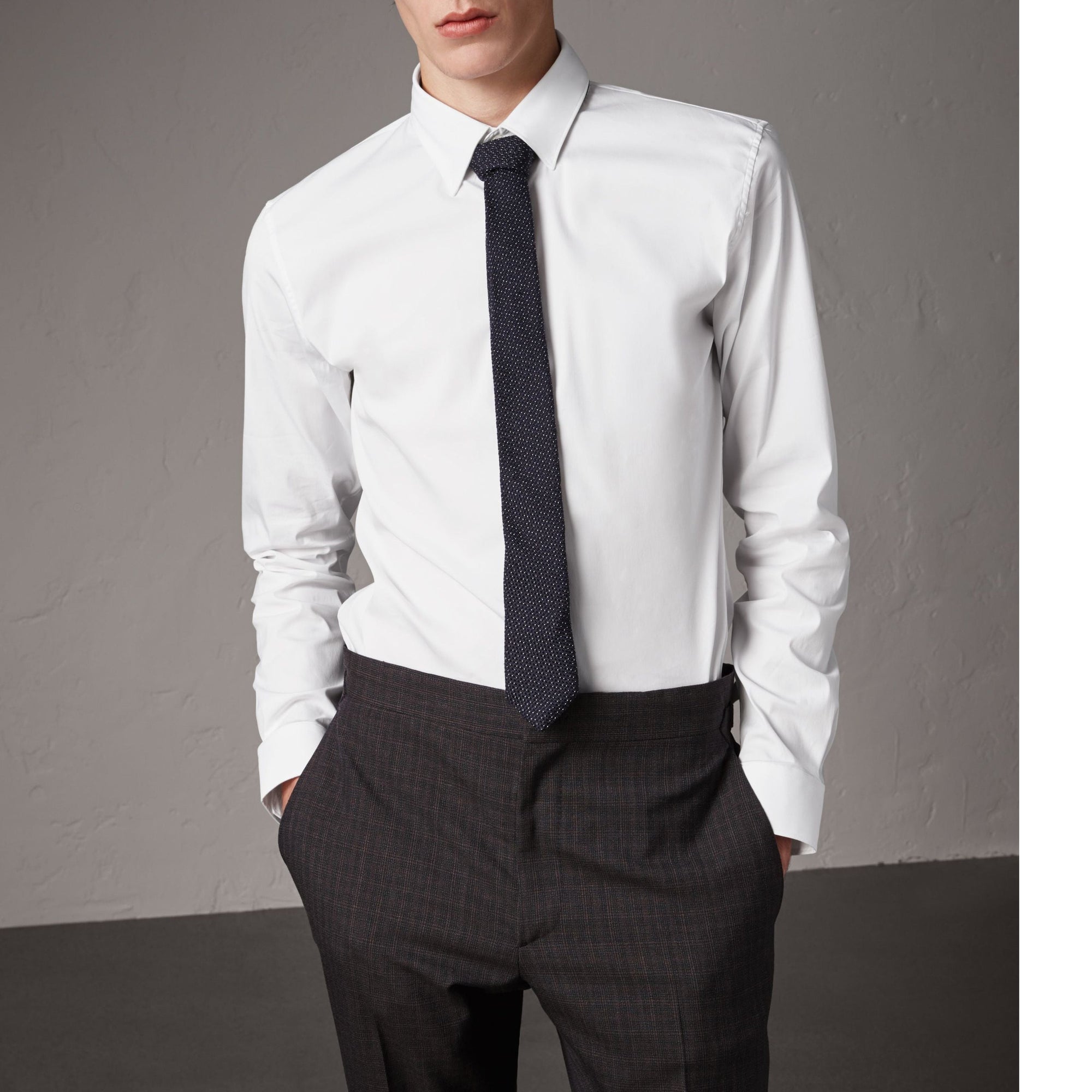 Chemise ajustée en coton extensible - White
