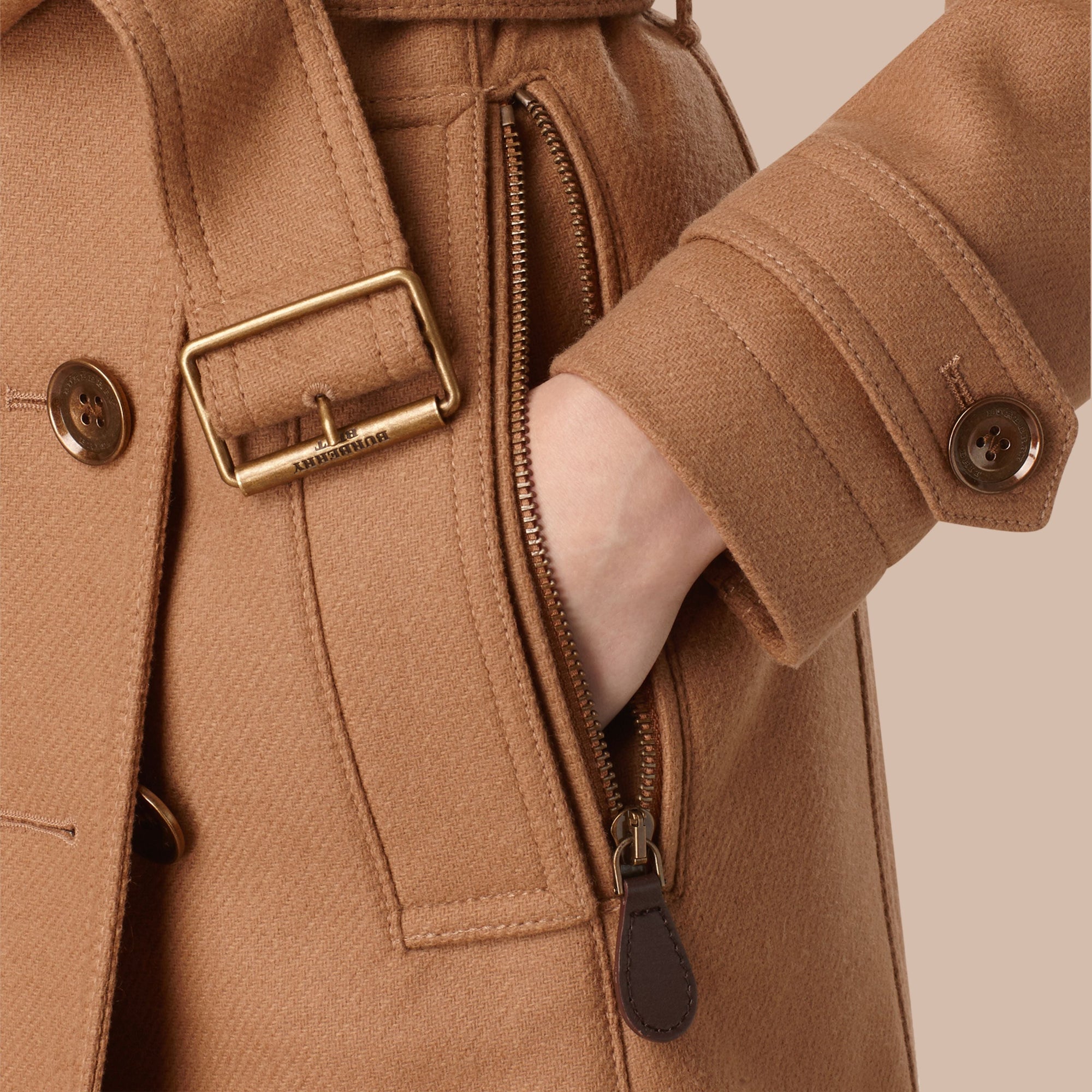 Trench-coat court en double sergé de laine - Camel