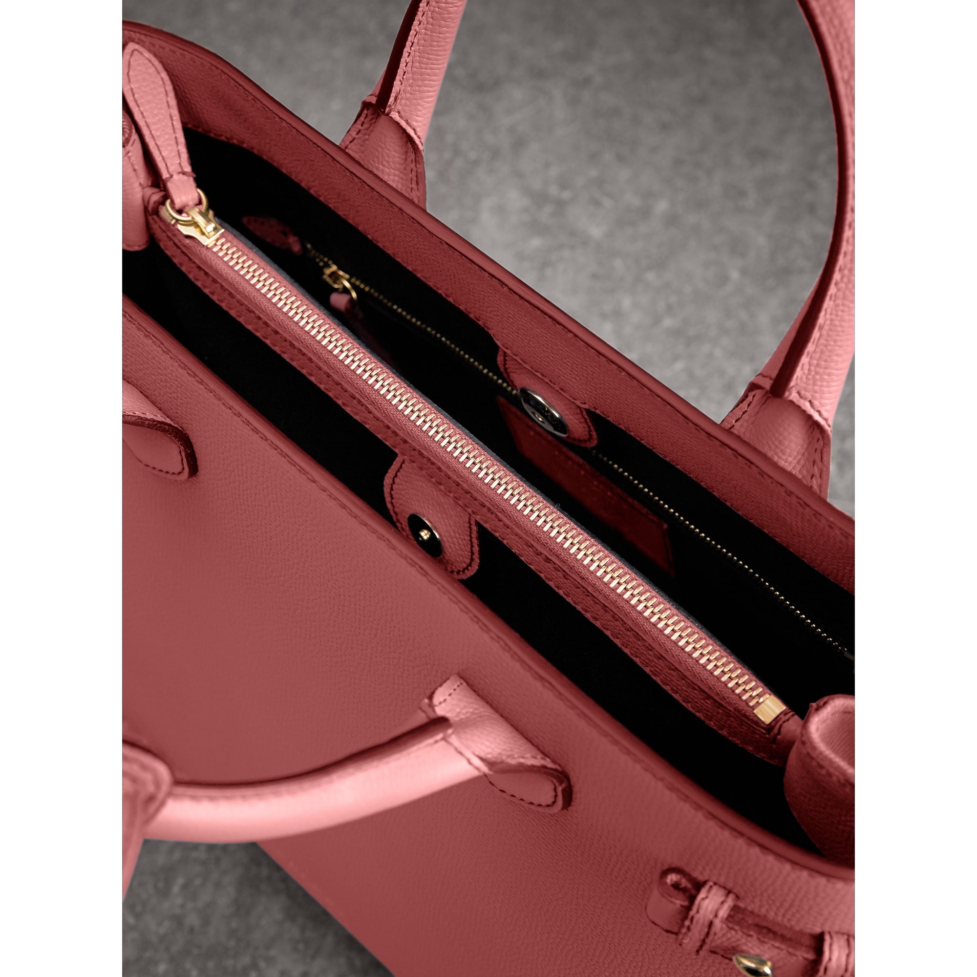 Sac The Banner medium en cuir - Mauve Pink