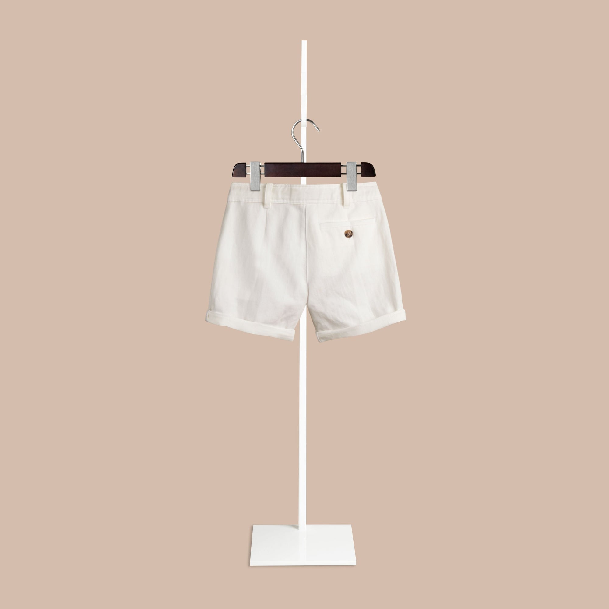 Short chino plissé en coton et lin - White