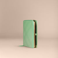 Cahier A5 en cuir zippé à motif check estampé - Light Mint