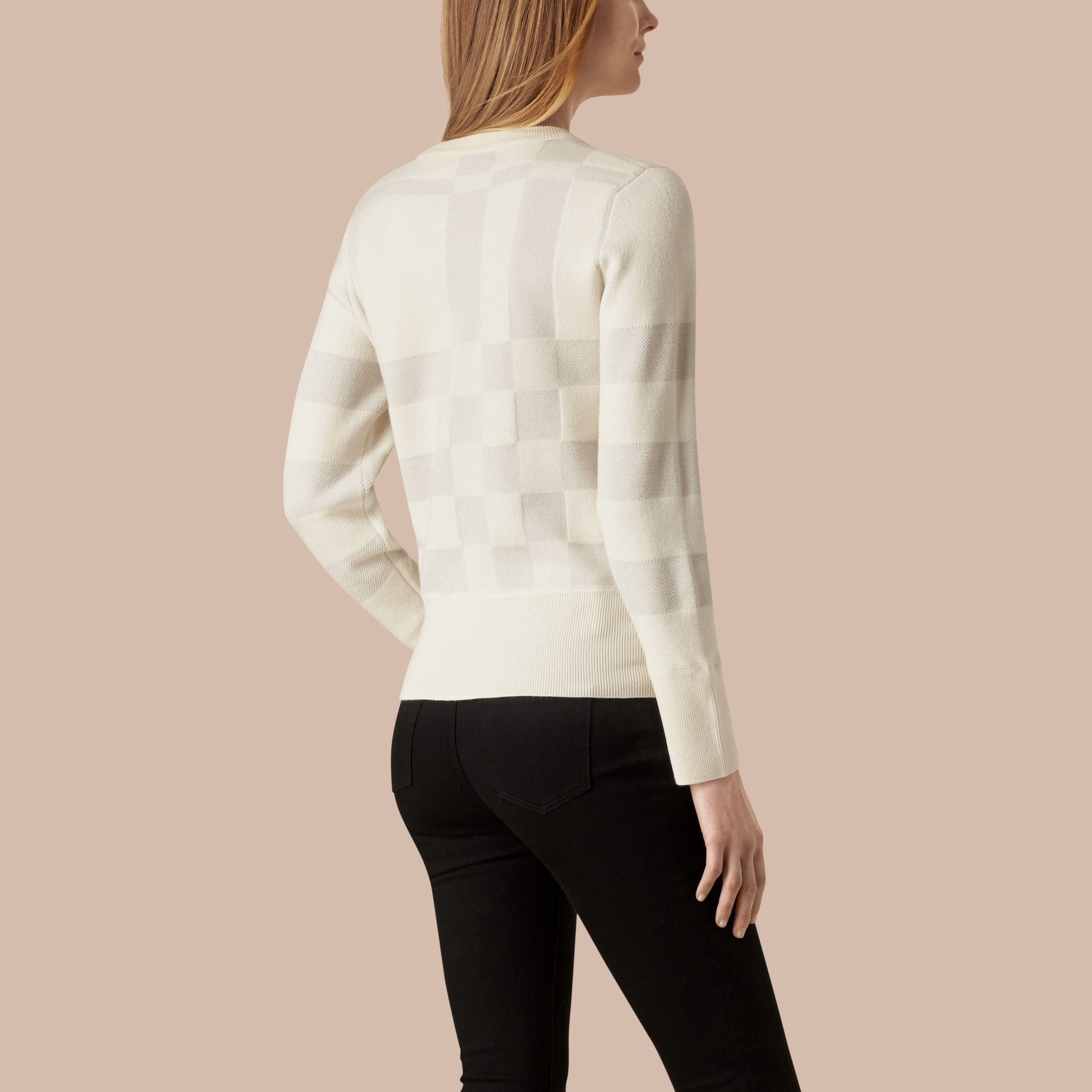 Pull en maille de laine mélangée à motif check - Natural White