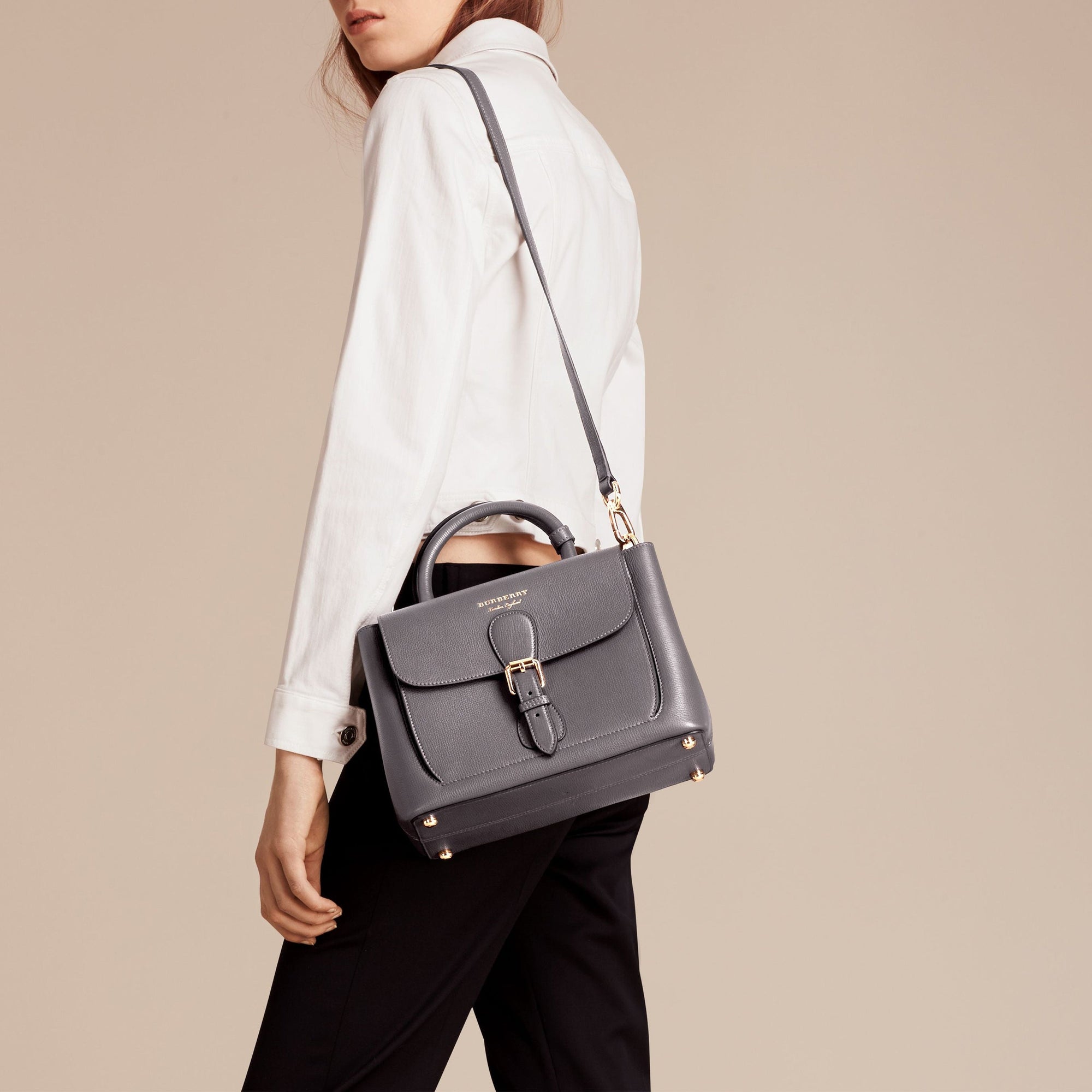 Petit sac The Saddle en cuir grainé - Sepia Grey