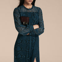 Robe extra-longue en soie avec imprimé python et plis - Mineral Blue