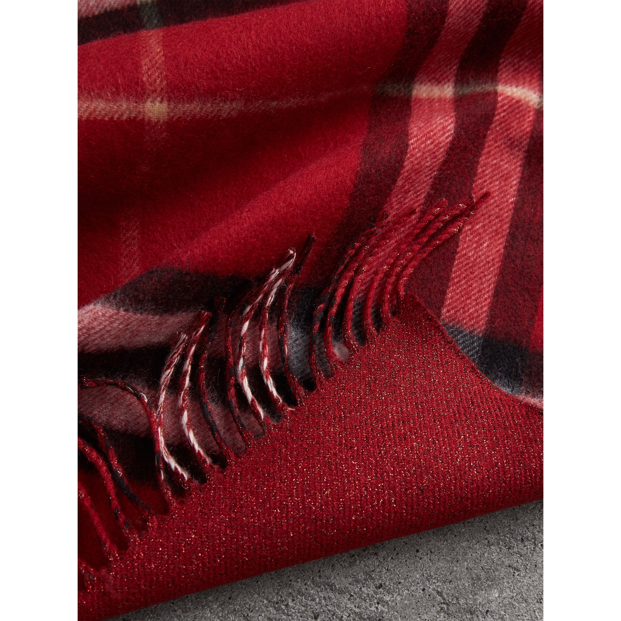 Écharpe en cachemire à motif check métallisé - Parade Red