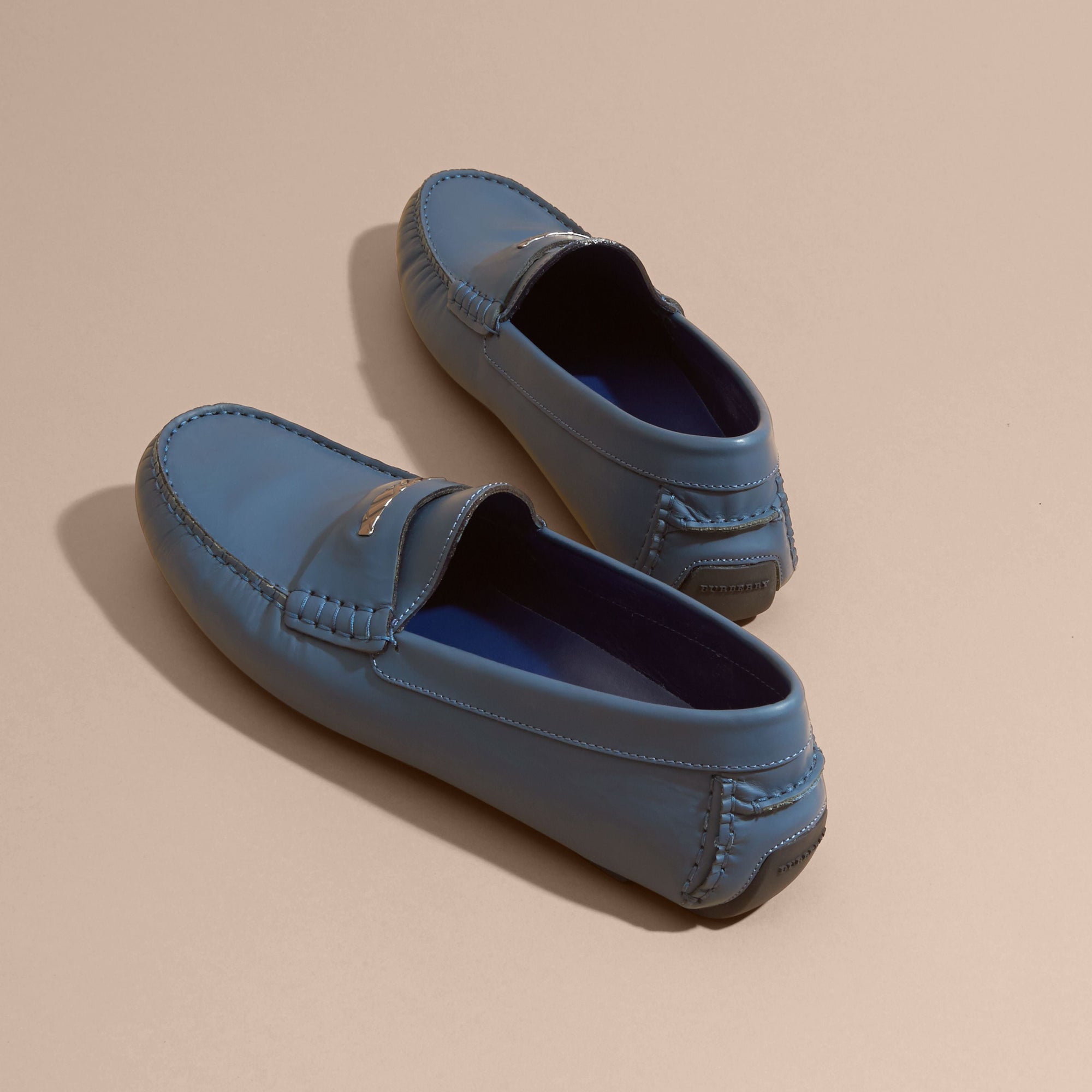Mocassins en cuir à motif check gravé - Dark Mineral Blue