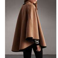 Cape en laine et cachemire de style militaire - Camel & Black