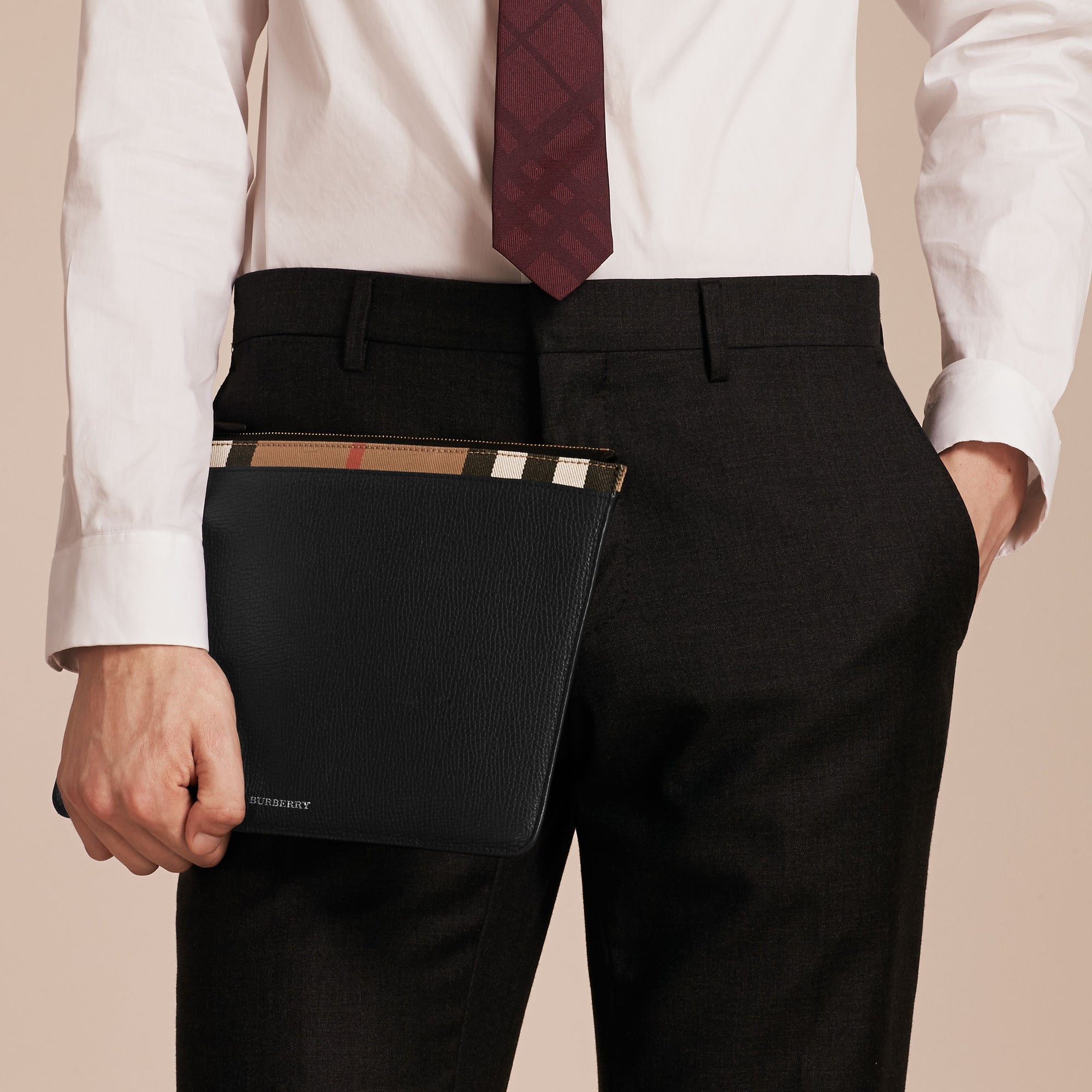 Pochette zippée en cuir grainé - Black