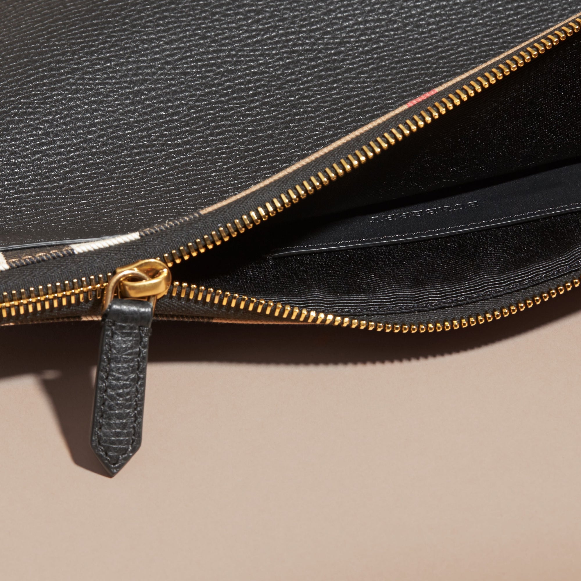 Pochette zippée en cuir grainé - Black