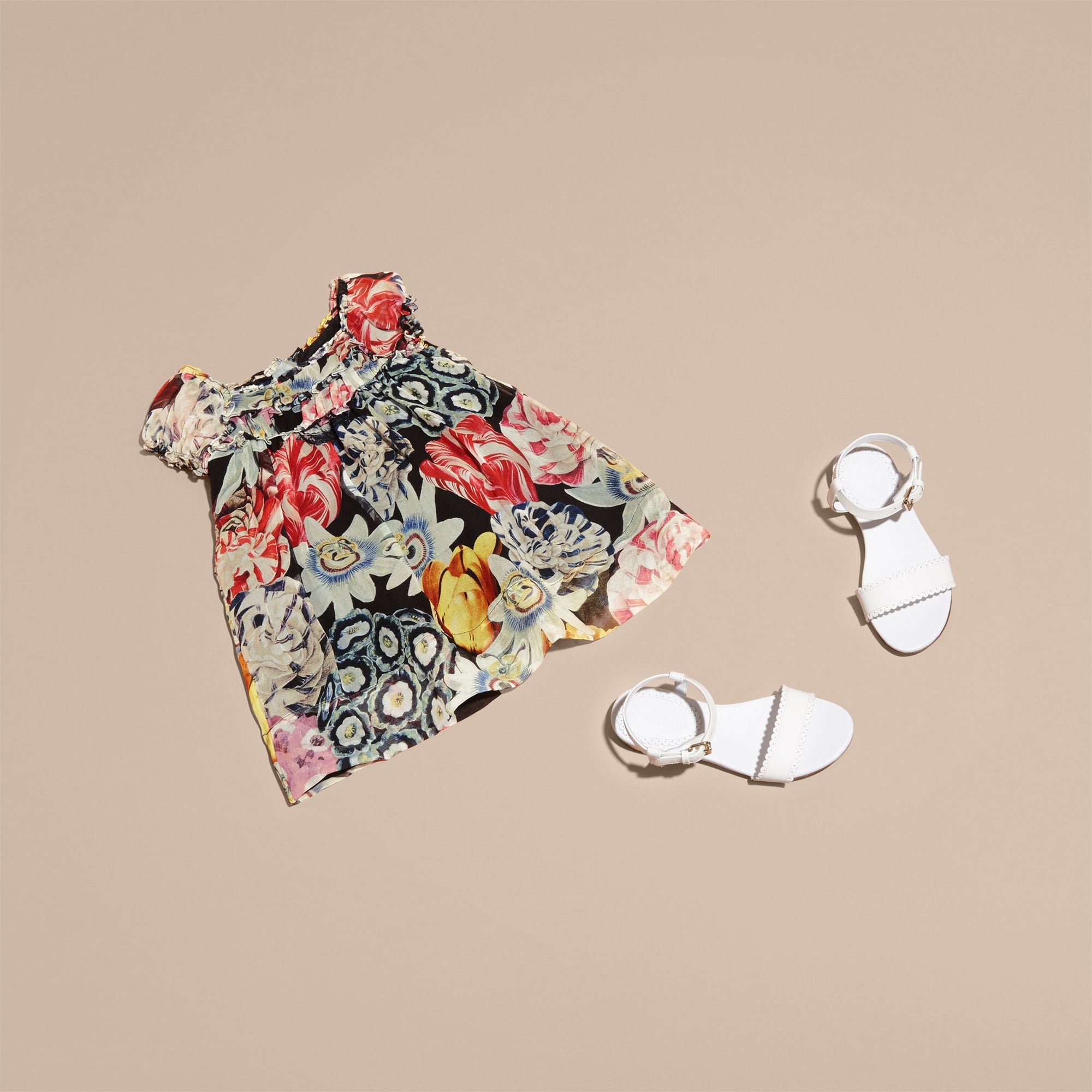 Robe en soie ruchée à imprimé floral arty - Black