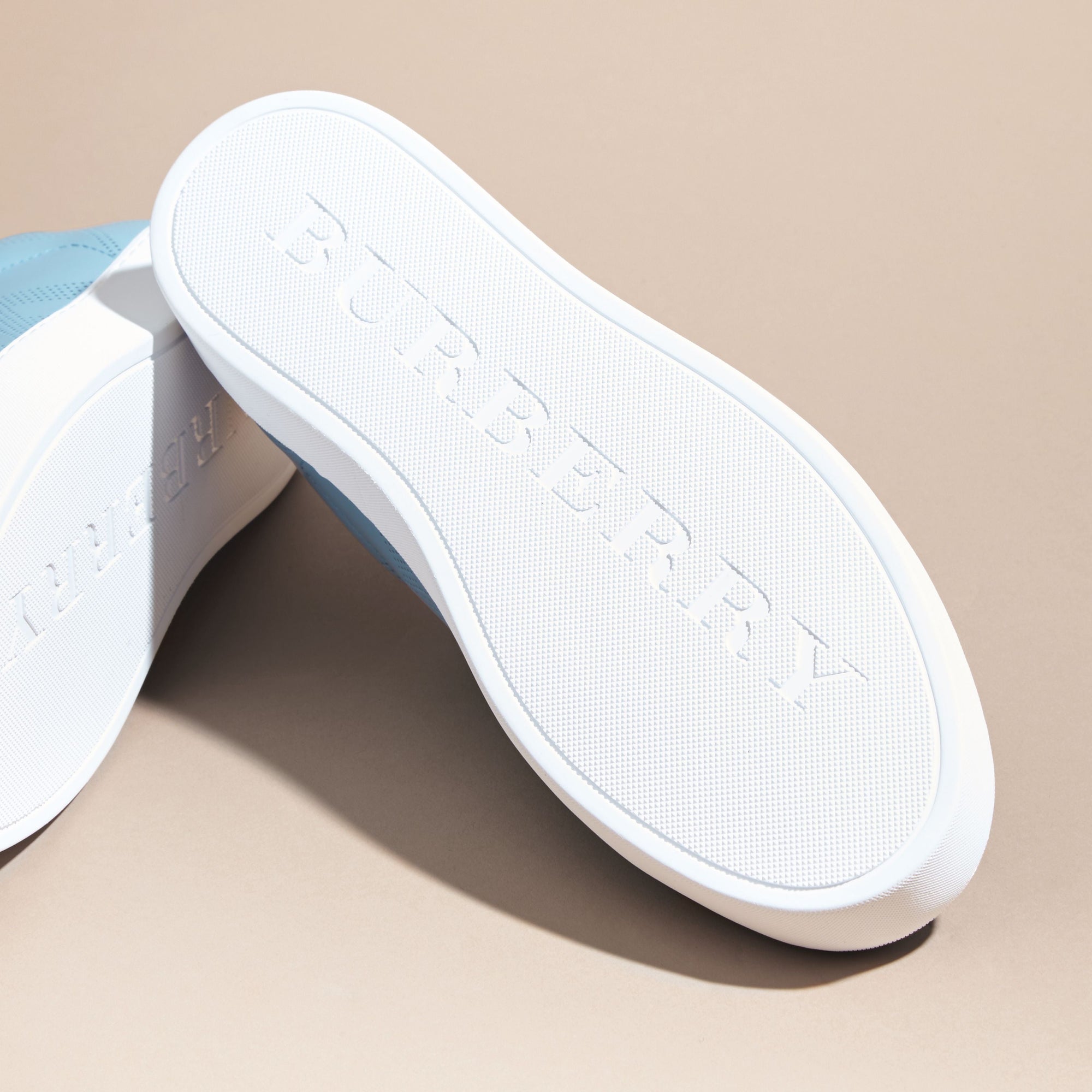 Sneakers en cuir à motif check perforé - Powder Blue