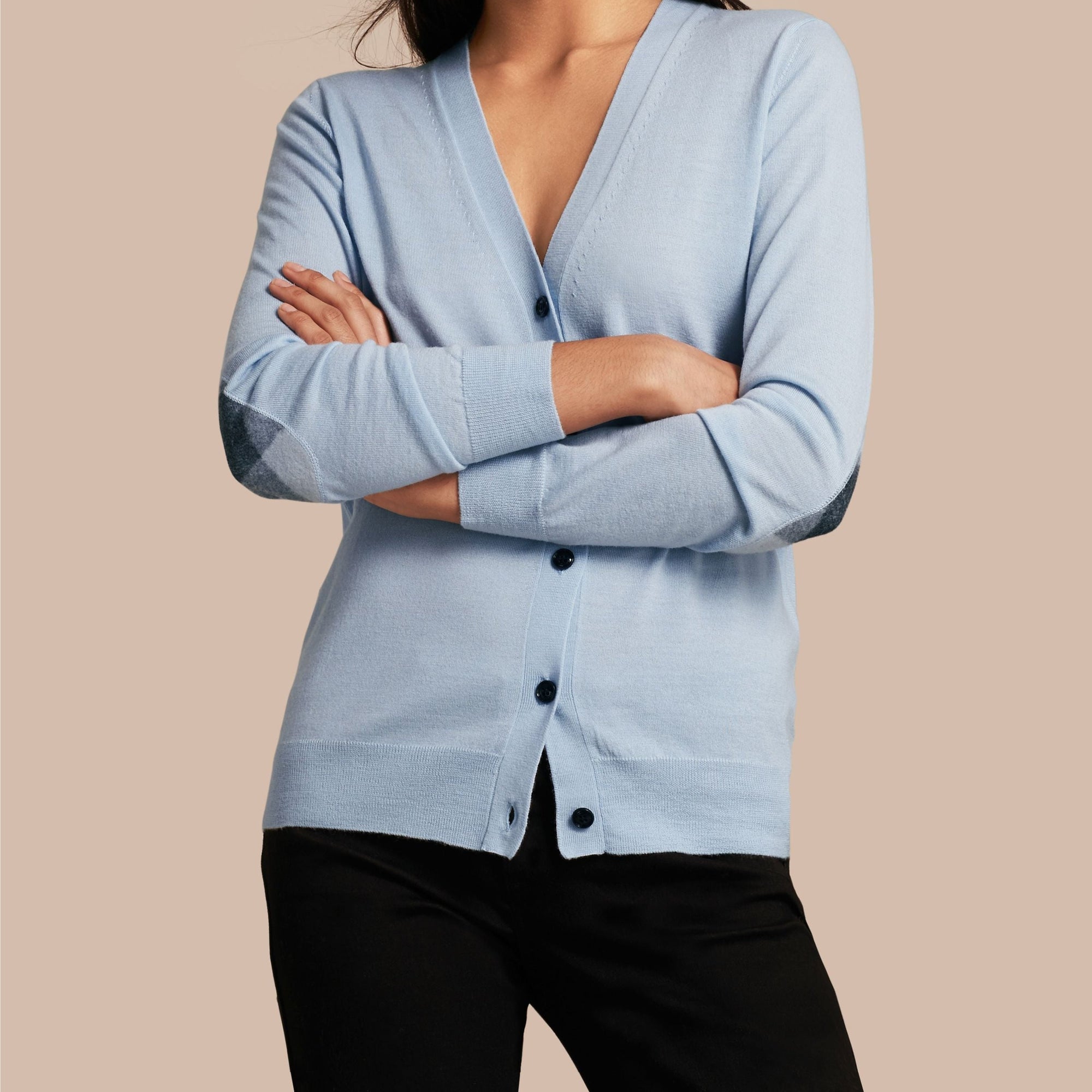 Cardigan en laine mérinos à éléments à motif Check - Pale Cornflower Blue