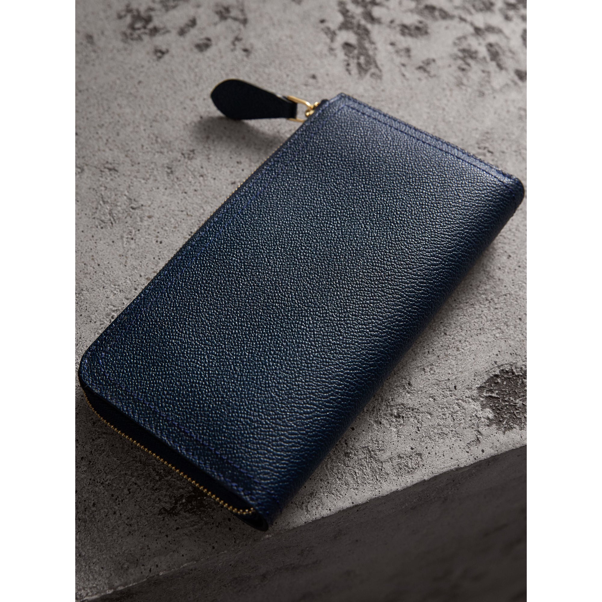 Portefeuille zippé en cuir grainé - Blue Carbon