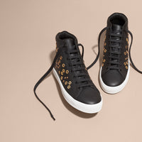 Sneakers montantes en cuir à détails cloutés - Black