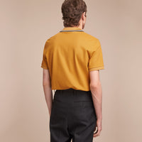 Polo en piqué de coton à col rayé - Saffron Yellow