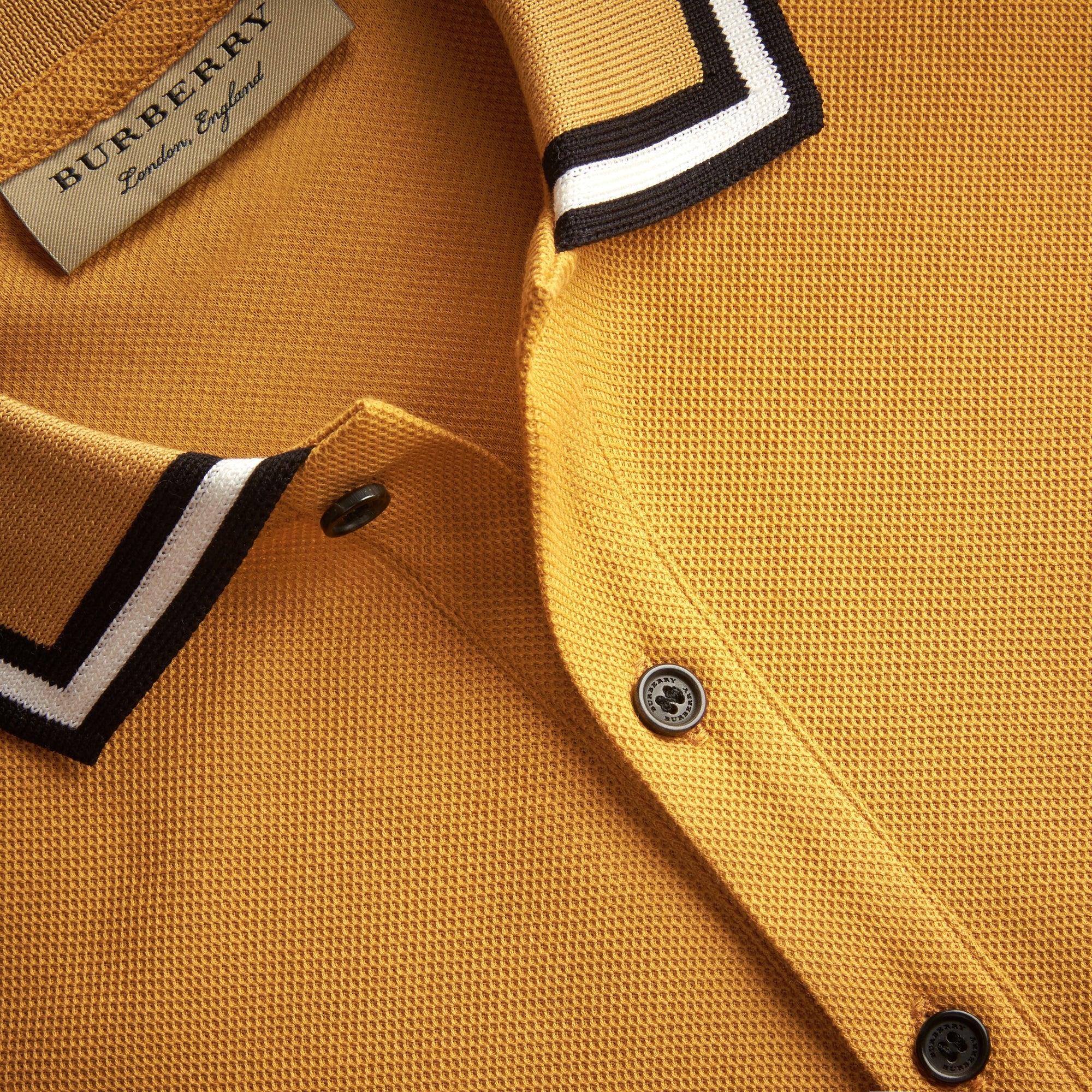 Polo en piqué de coton à col rayé - Saffron Yellow
