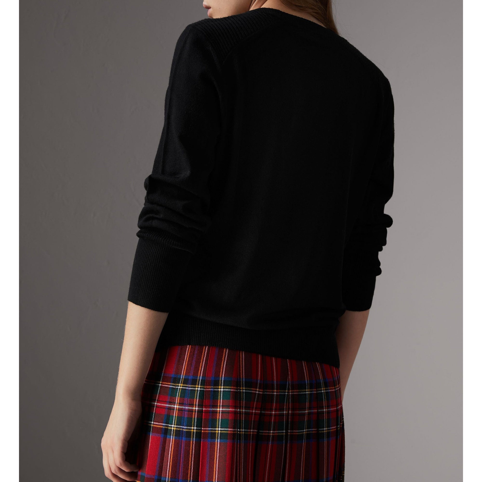 Pull en laine mérinos à ornements - Black