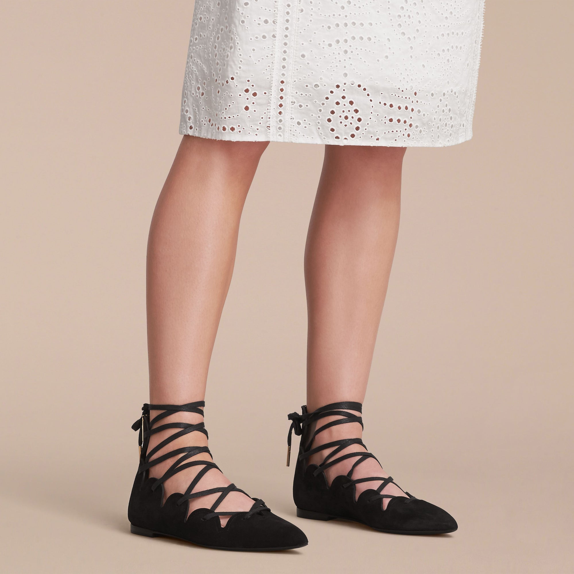 Ballerines à lacets en cuir velours festonné - Black