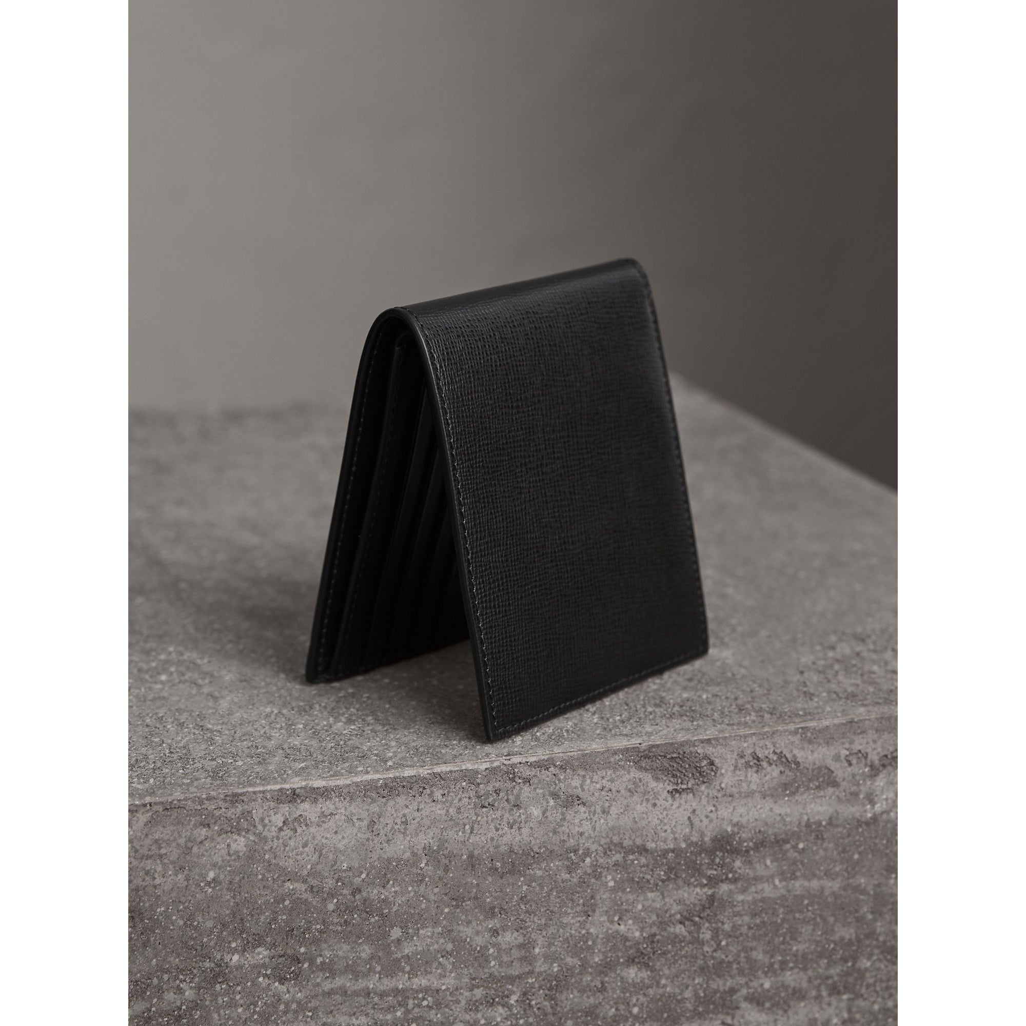 Portefeuille à rabat en cuir à motif Bestiaire - Black