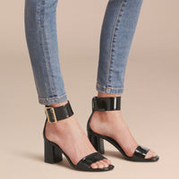 Sandales en cuir verni à boucle - Black