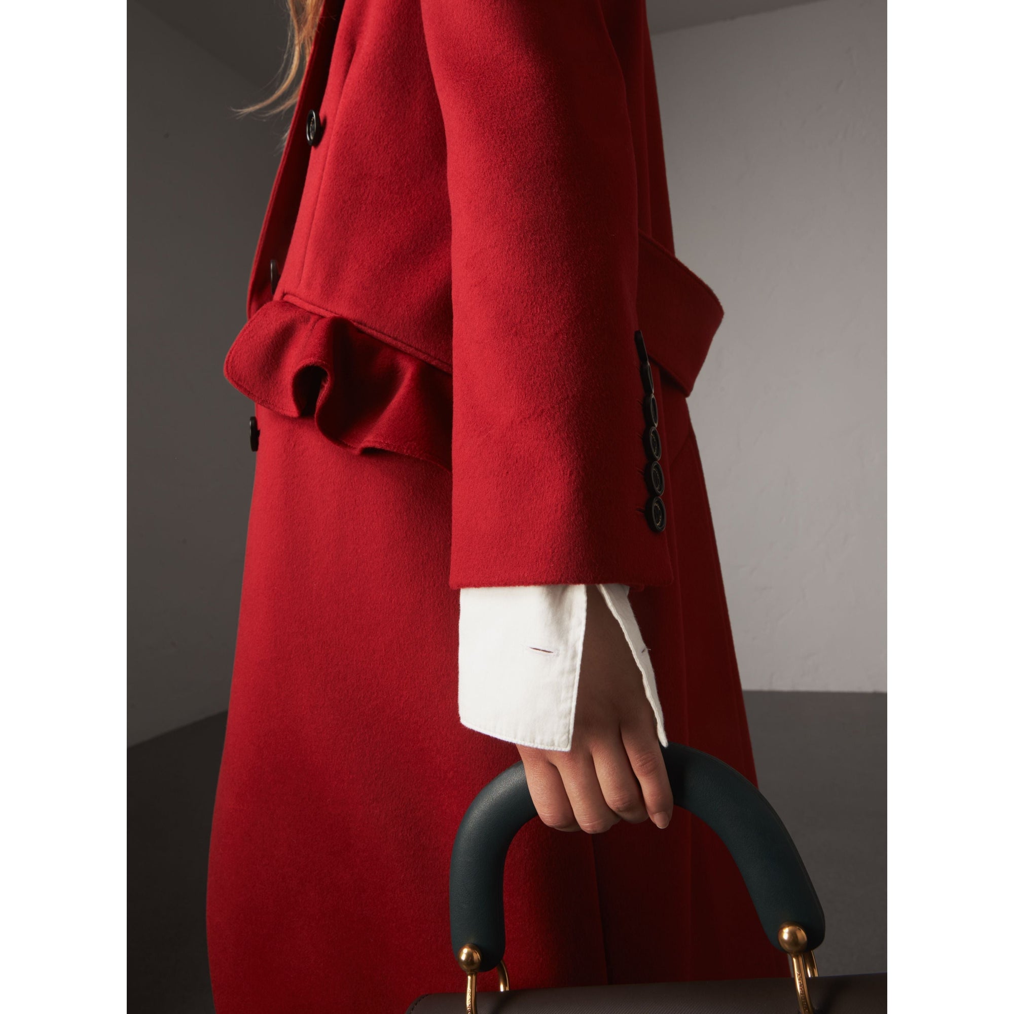 Manteau ajusté en laine et cachemire orné de volants - Military Red