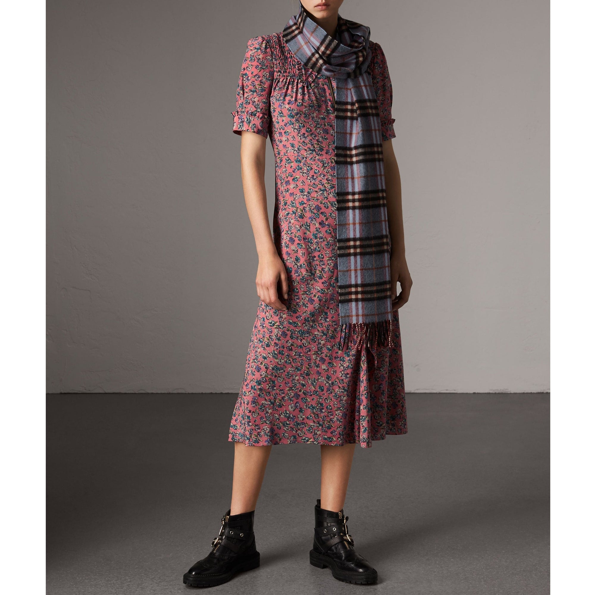 Robe en soie à imprimé floral - Pale Rose