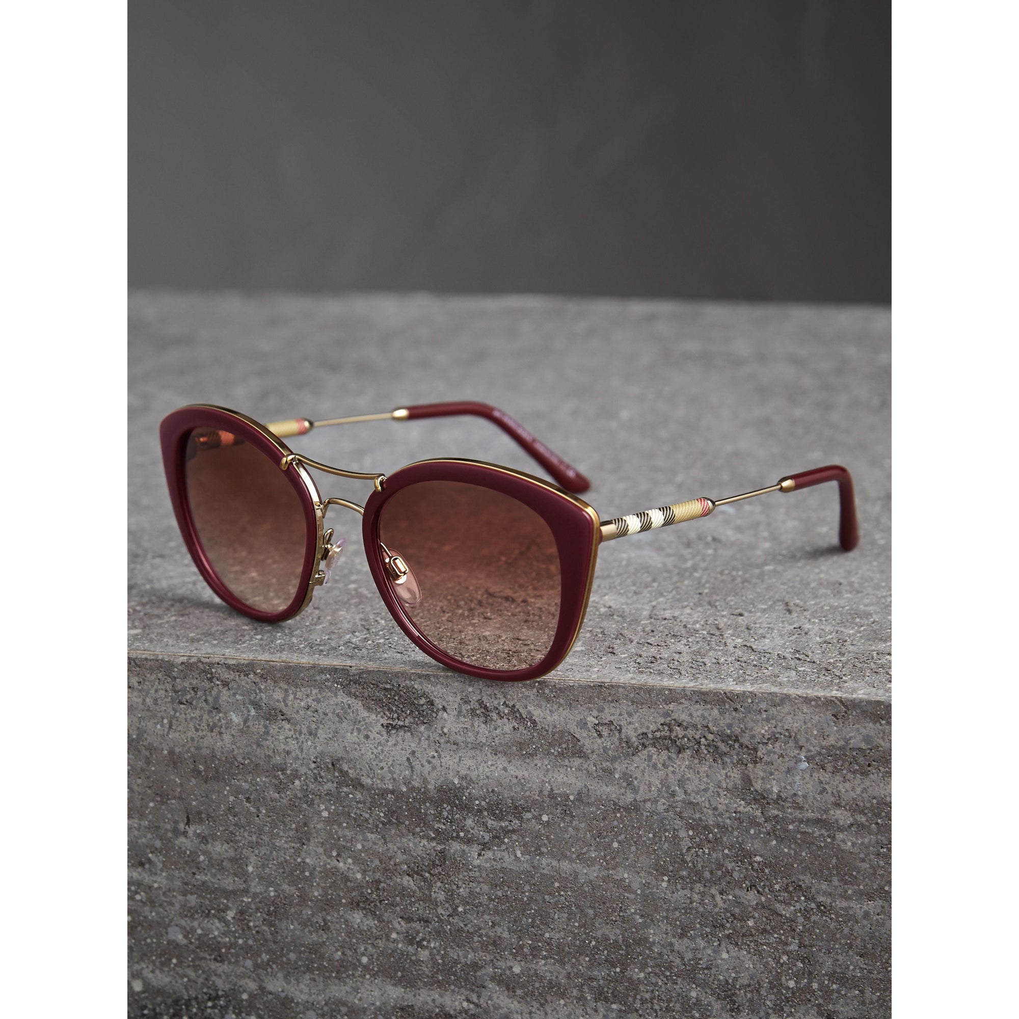 Lunettes de soleil à monture ronde - Burgundy