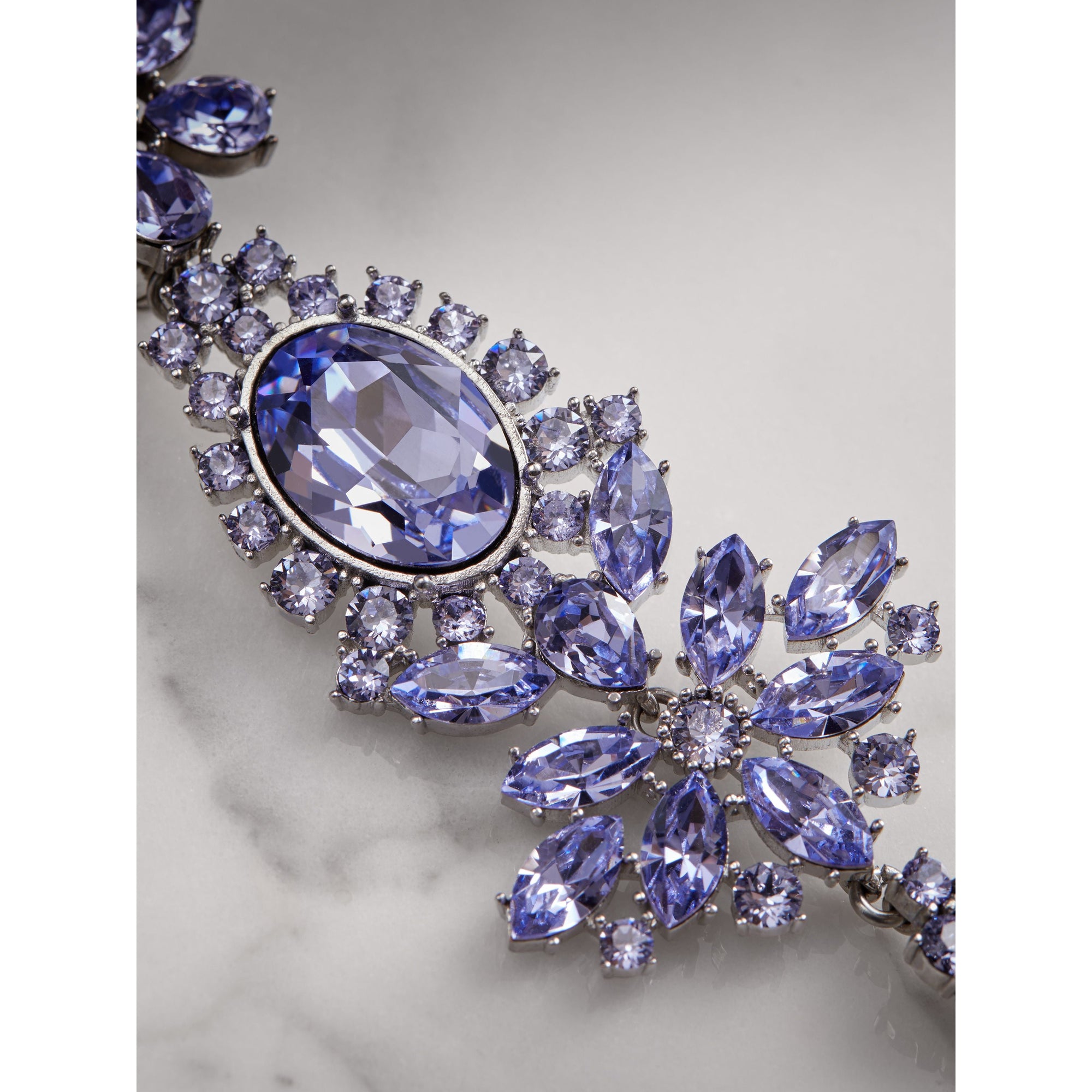 Boucles d'oreilles asymétriques en cristal - Lavender Blue