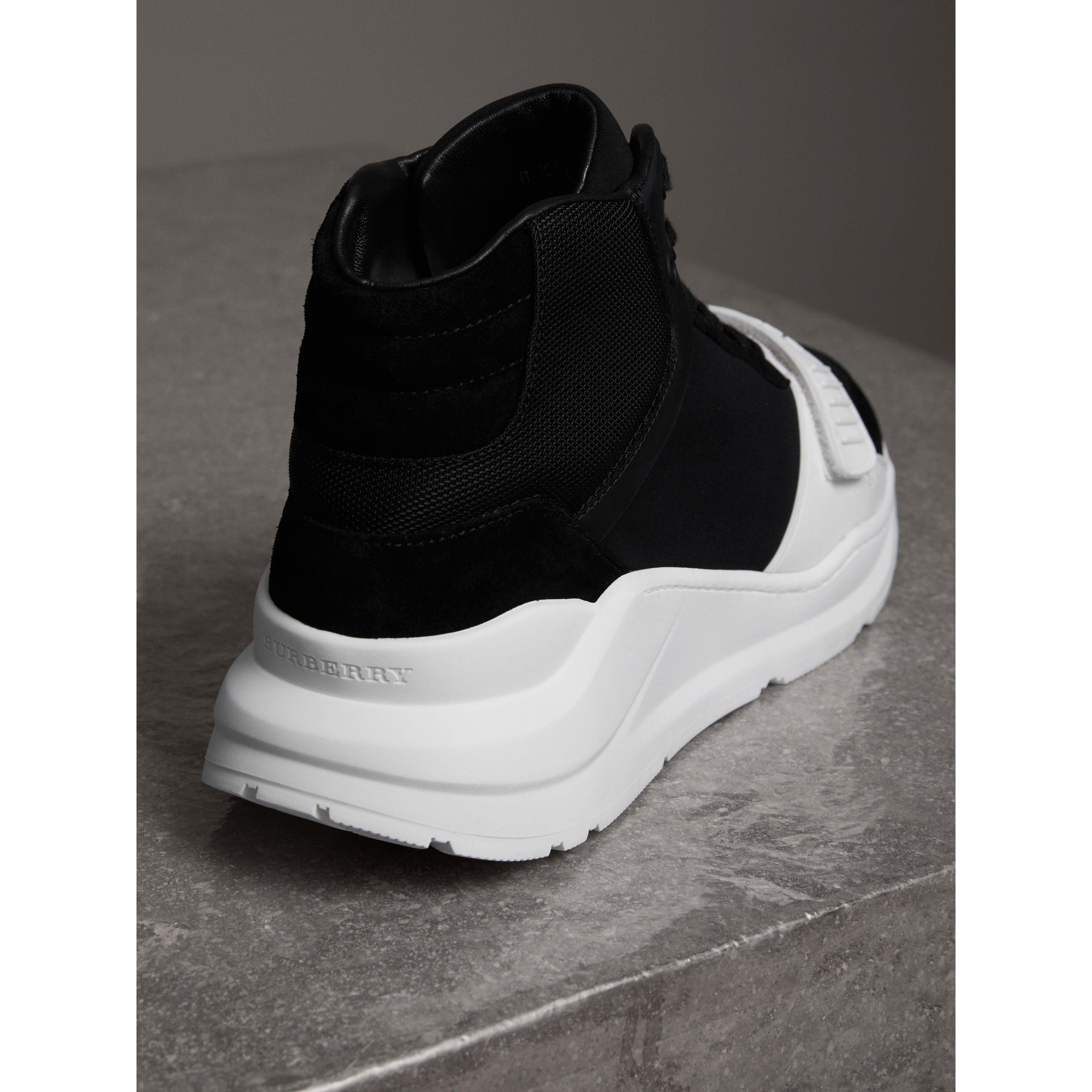 Sneakers montantes en cuir velours - Black & Optic White