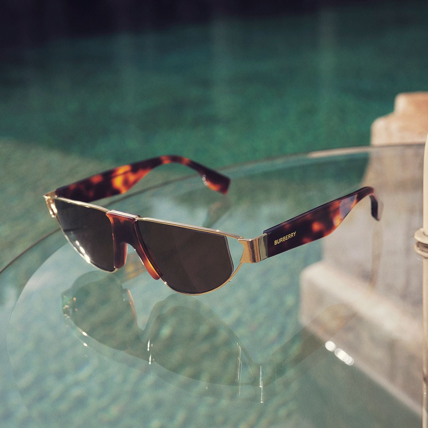 Lunettes de soleil triangulaires plaquées or - Tortoise Shell