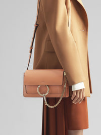 Pochette Faye à bandoulière en cuir - Canyon
