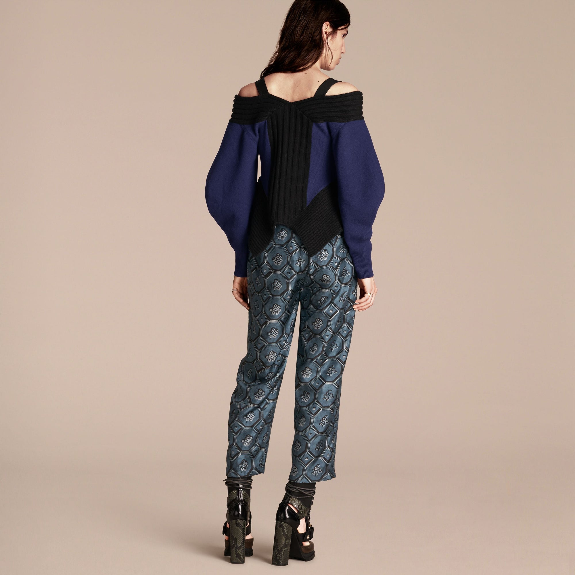 Pull en laine et cachemire à épaules dénudées - Navy & Black