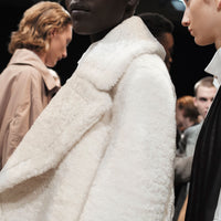 Caban en shearling pelucheux avec col surdimensionné - White