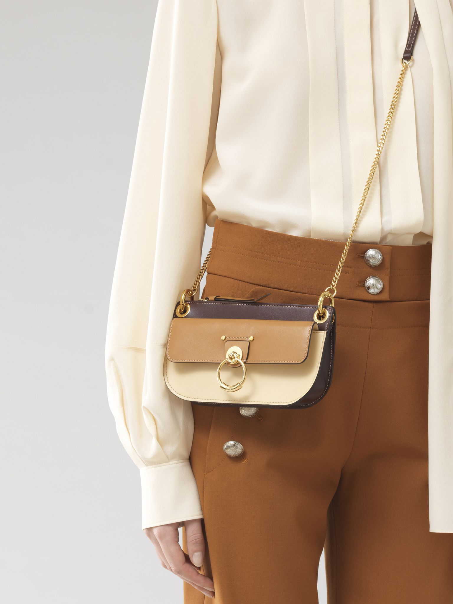 Pochette Tess à bandoulière chaîne en cuir - Brown & Beige