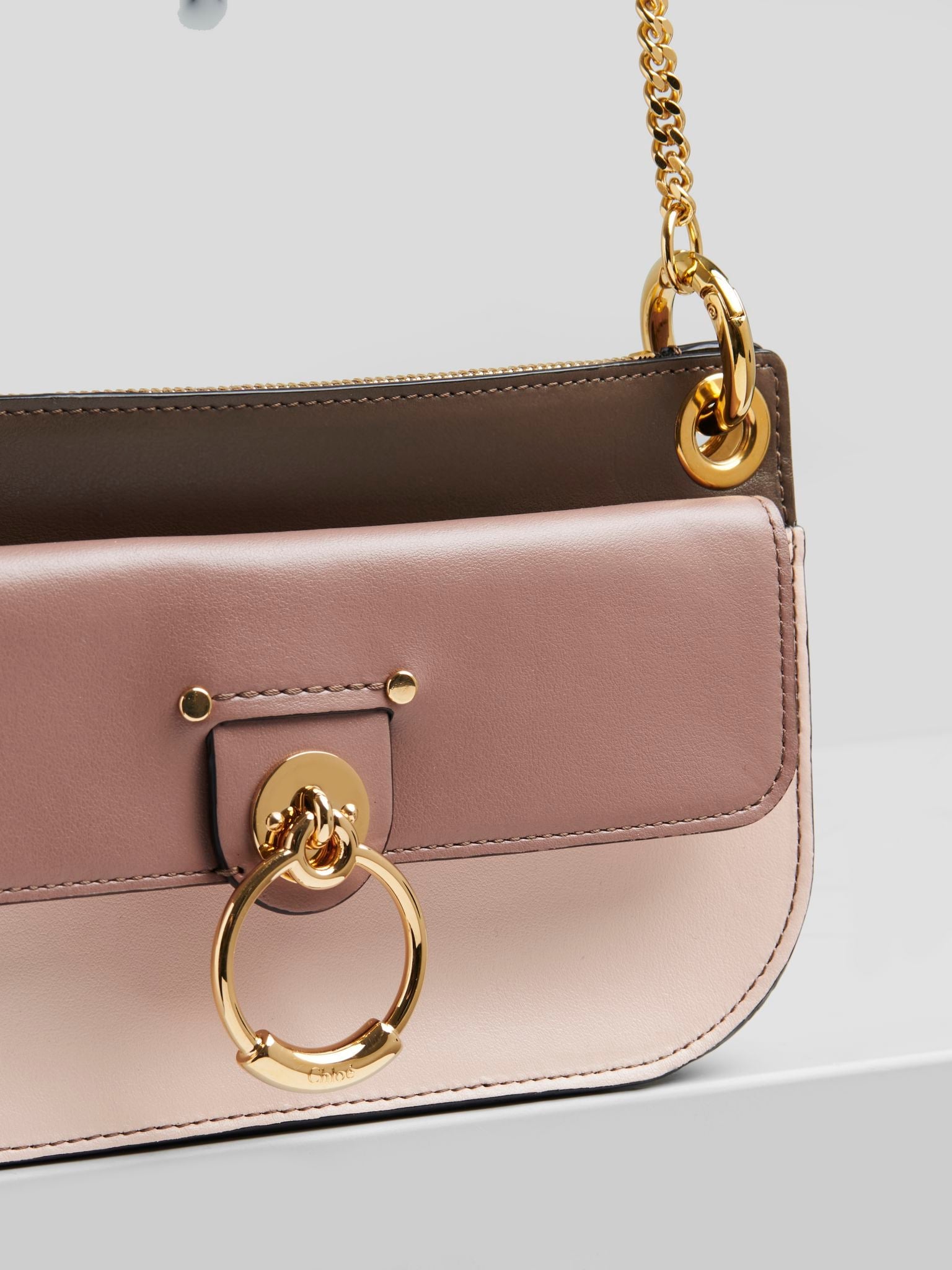 Pochette Tess à bandoulière chaîne en cuir - Dark Sienna Rose