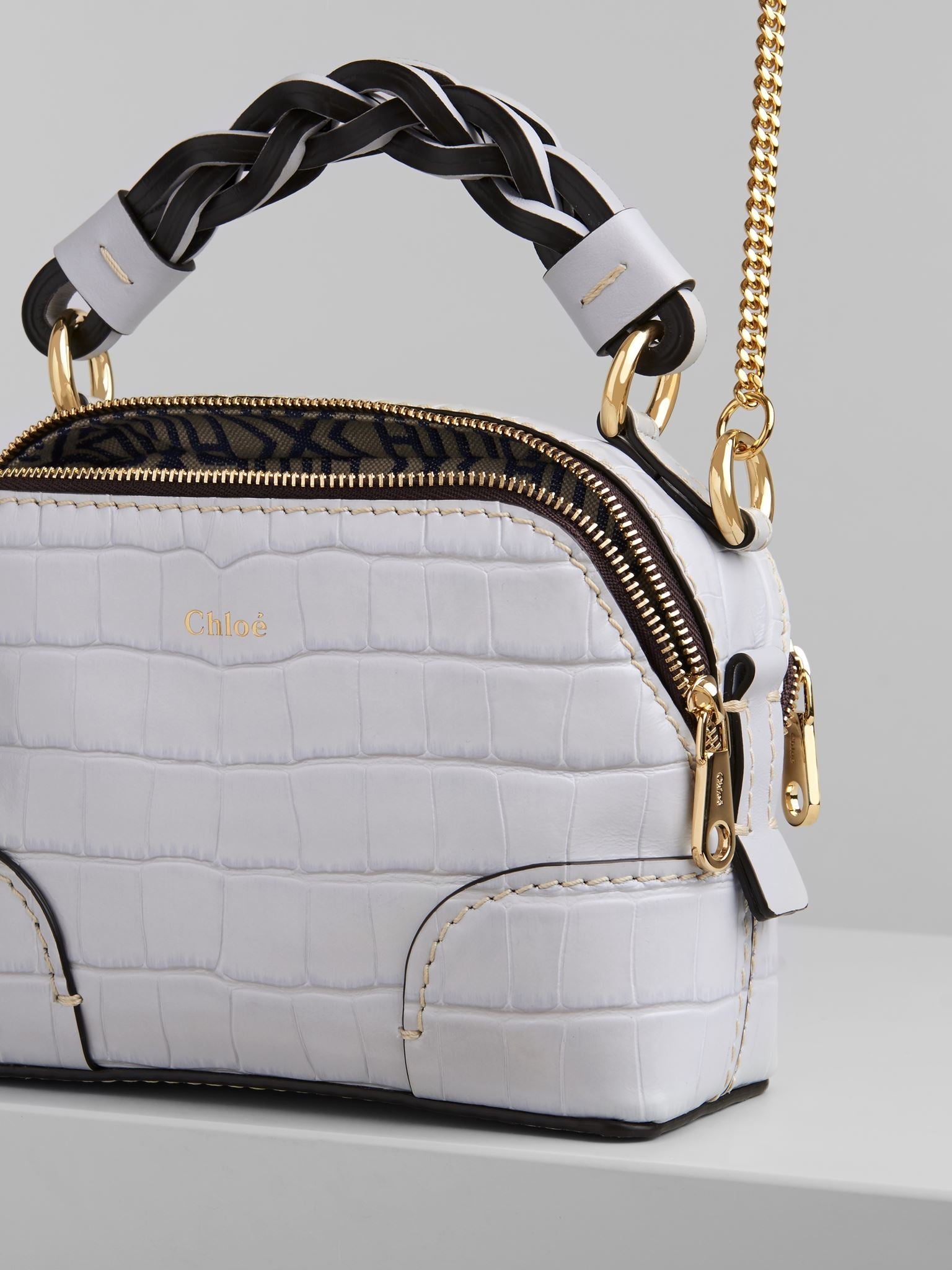 Mini sac Daria à bandoulière en chaîne en cuir - Light Cloud
