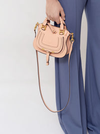 Mini sac Marcie en cuir à petite grain - Fleur de Pêche
