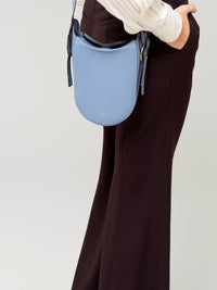 Sac pochette téléphone Darryl en cuir - Gentle Blue