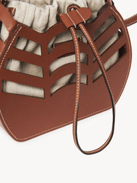 Petit sac seau Kayan en cuir - Caramel