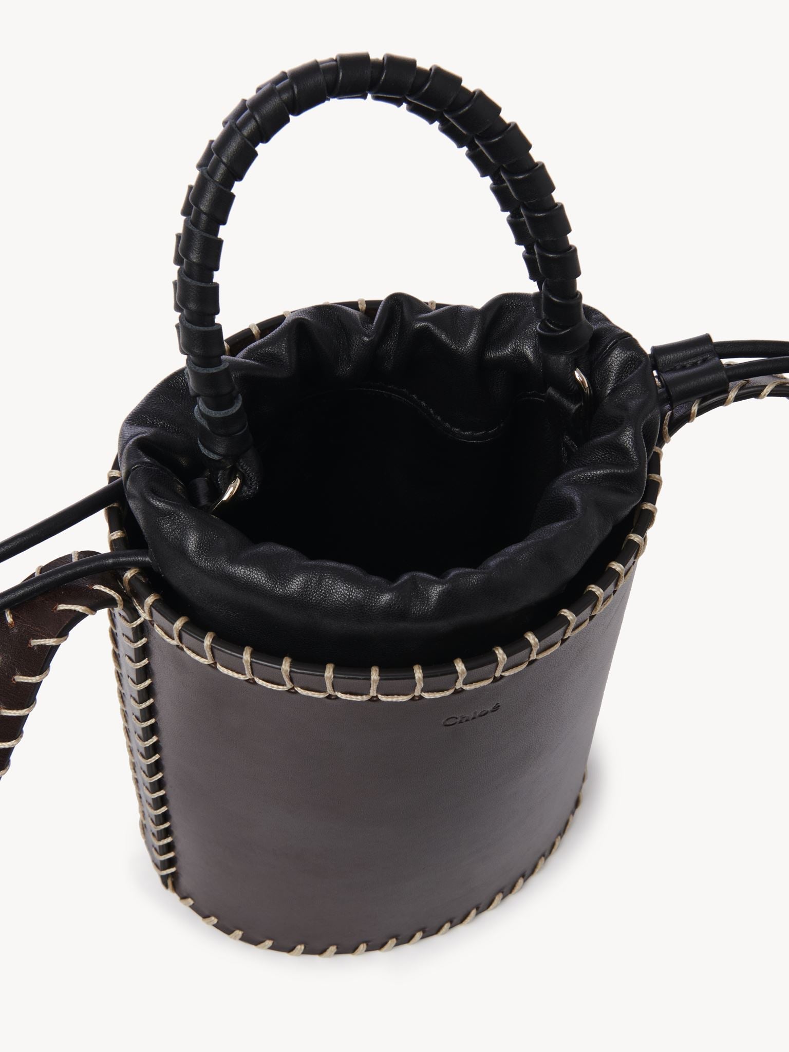 Petit sac seau Louela en cuir - Ebony Brown