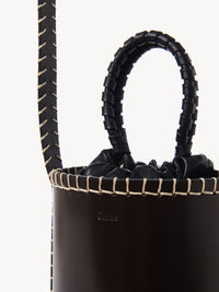 Petit sac seau Louela en cuir - Ebony Brown