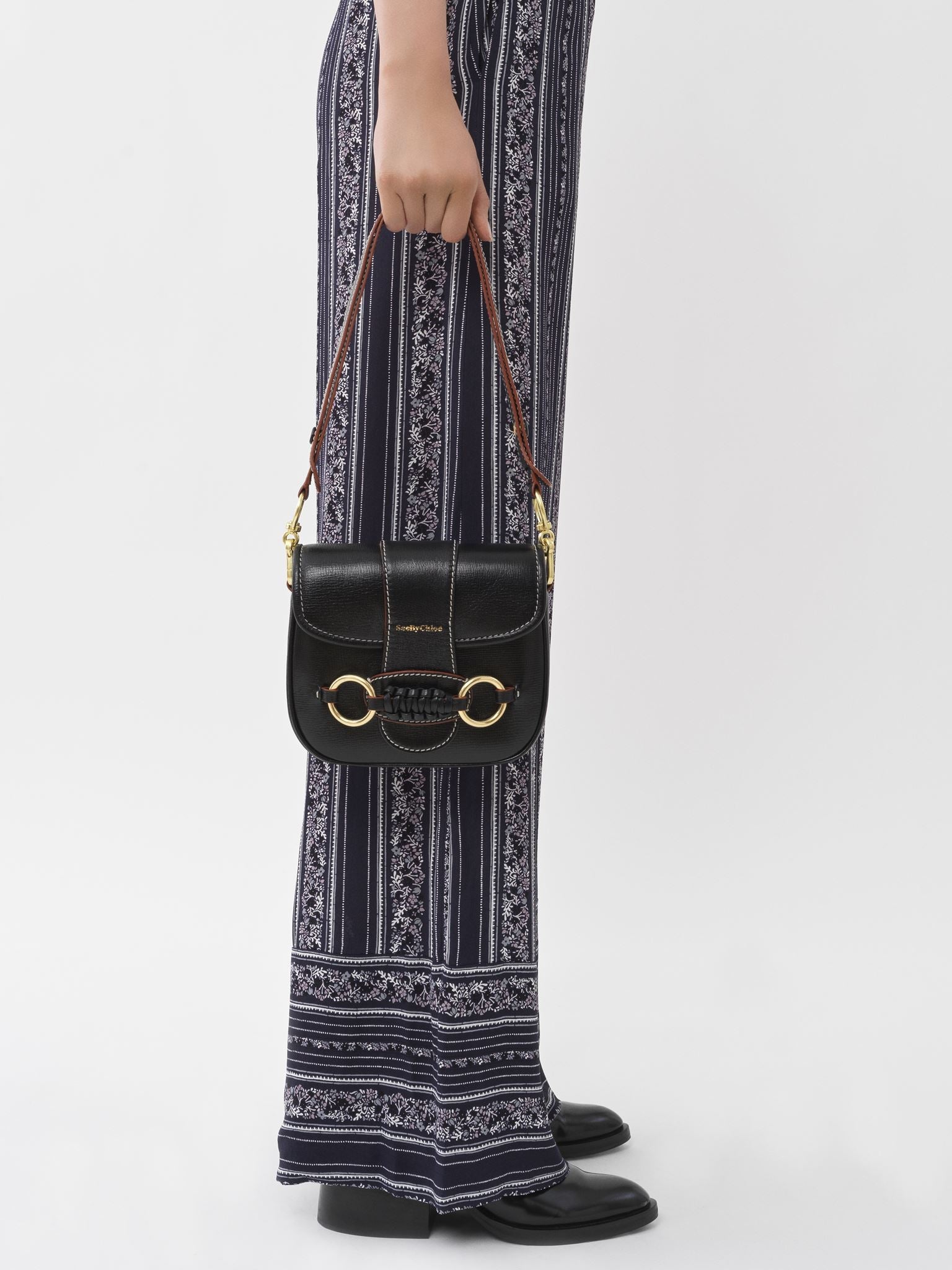 Sac porté épaule Saddie en cuir - Black & Red